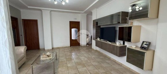 3 bedrooms Apartment in Naples, Italy No. 167559 2