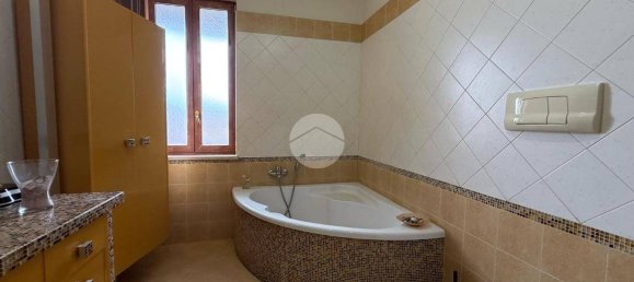 3 bedrooms Apartment in Naples, Italy No. 167559 12