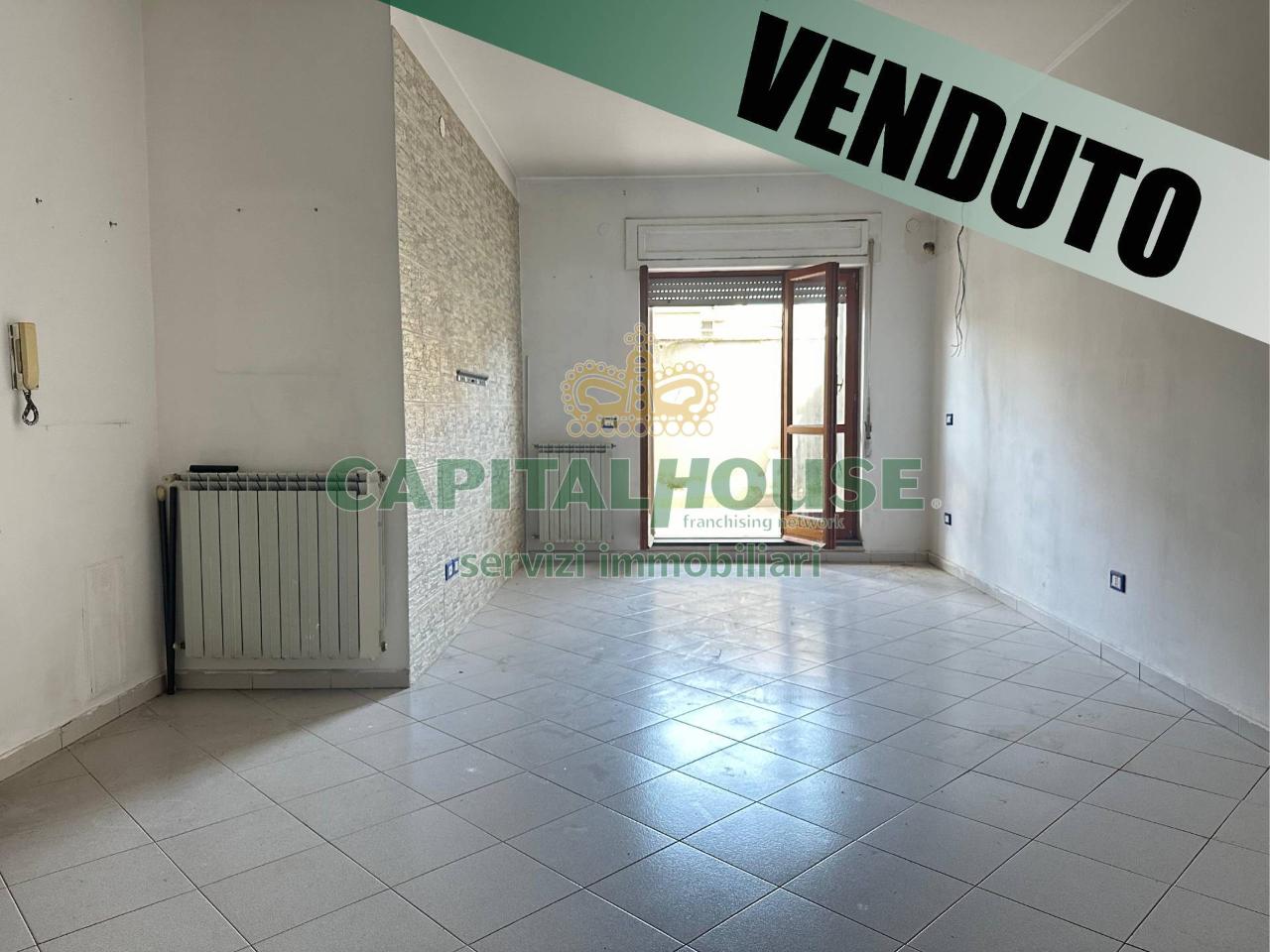 3 rooms Apartment in Casoria, Italy No. 23628