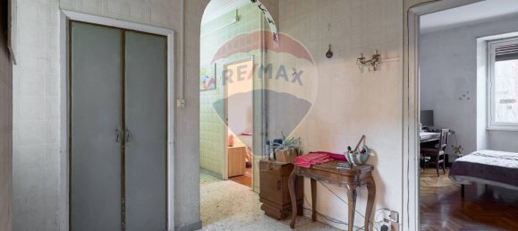 4 bedrooms Apartment in Rome, Italy No. 310970 3