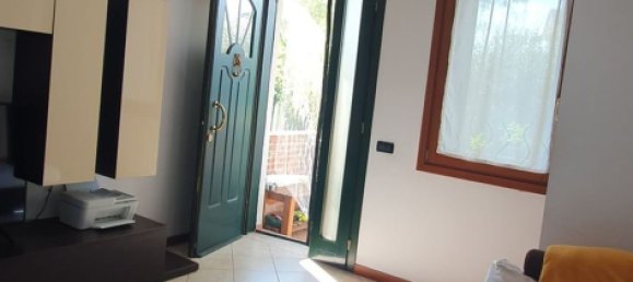 5 bedrooms House in Marcon, Italy No. 360035 4