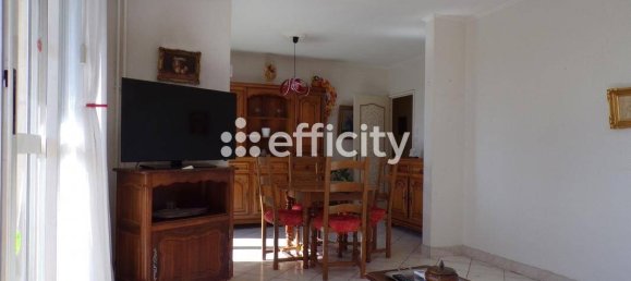 Apartamento de 2 dormitorios en Le Pontet, France No. 358302 2