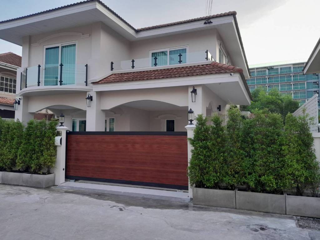 Дом с 5 спальнями в Паттайя, Таиланд № 24801