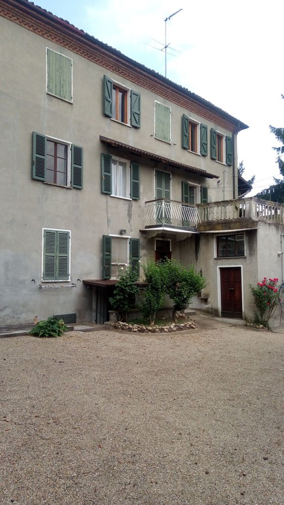 16غرفة منزل في Viarigi, Italy رقم 116156