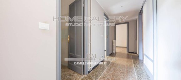 6 rooms Apartment in Genoa, Italy No. 143529 9