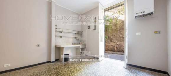6 rooms Apartment in Genoa, Italy No. 143529 12
