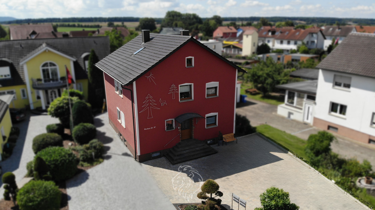 7 rooms Townhouse in Kitzingen, Germany No. 318318