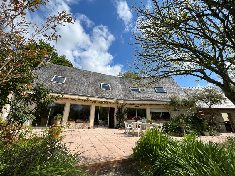 5 bedrooms House in Gouesnach, France No. 201496