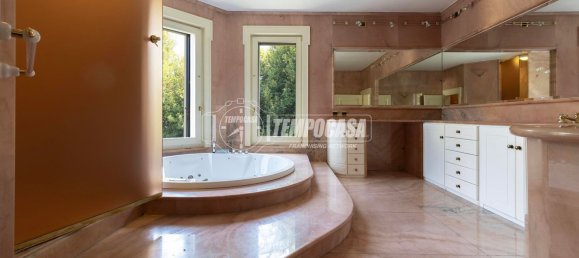 5-salle Villa à Chiari, Italy No. 307609 12