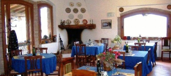 Studio in Cinigiano, Italy No. 1432 11