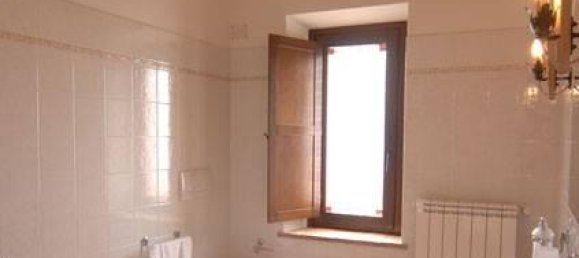 12 rooms House in Montefiascone, Italy No. 27167 27