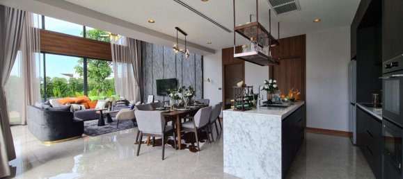 4 bedrooms Villa in Pattaya, Thailand No. 26431 21