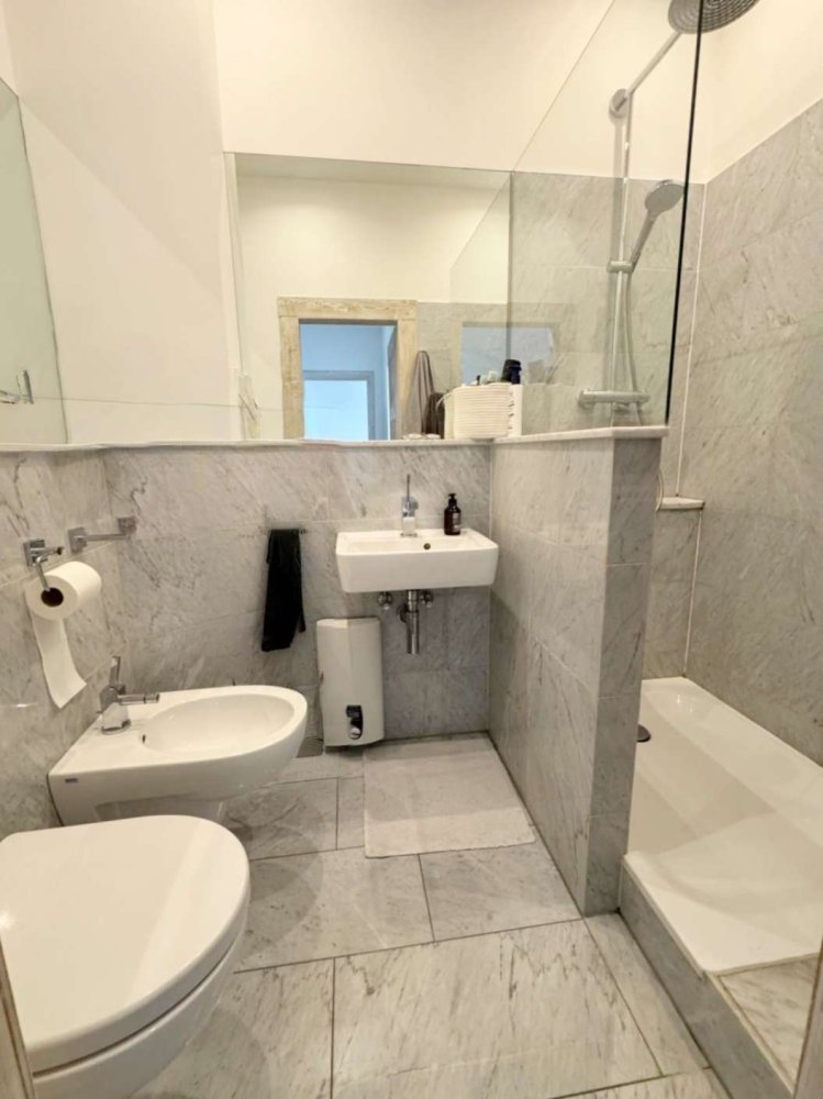 Дуплекс с 3 спальнями в Дюссельдорф, Германия № 247284