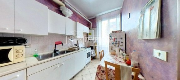 3 rooms Apartment in Turin, Italy No. 153683 2