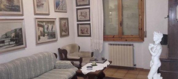 2 bedrooms Apartment in Montevarchi, Italy No. 252550 5