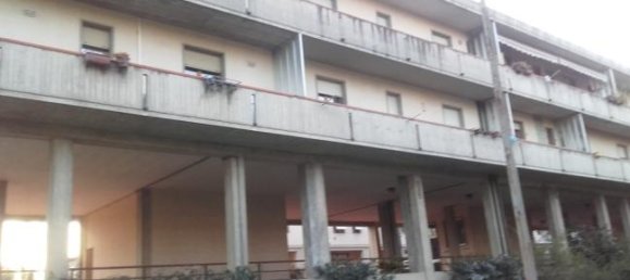 2 bedrooms Apartment in Montevarchi, Italy No. 252550 2