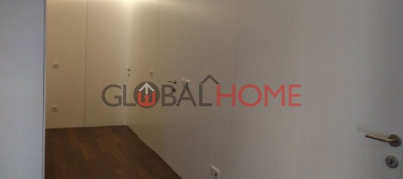 4 bedrooms Apartment in Porto, Portugal No. 78658 9