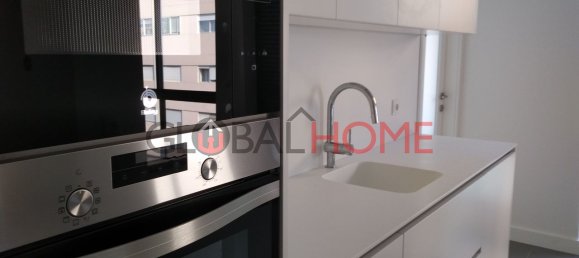 4 bedrooms Apartment in Porto, Portugal No. 78658 2