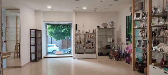 270m² Commercial property in San Cataldo, Italy No. 359857 3