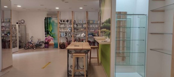 270m² Commercial property in San Cataldo, Italy No. 359857 5