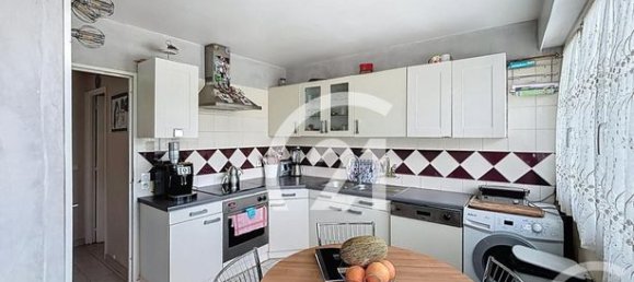 3 chambres Appartement à Villiers-le-Bel, France No. 353535 5