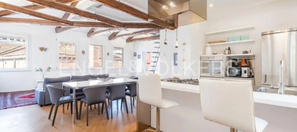 Apartamento de 3 habitaciónes en Venice, Italy No. 300123 3