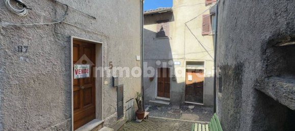 2 bedrooms House in Carsoli, Italy No. 203177 2