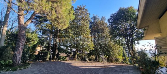 6 bedrooms Villa in Brescia, Italy No. 112207 13