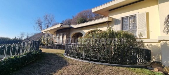 6 bedrooms Villa in Brescia, Italy No. 112207 2