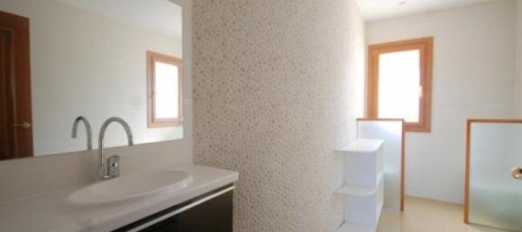 4 bedrooms Villa in Santa Ponsa, Spain No. 14216 9