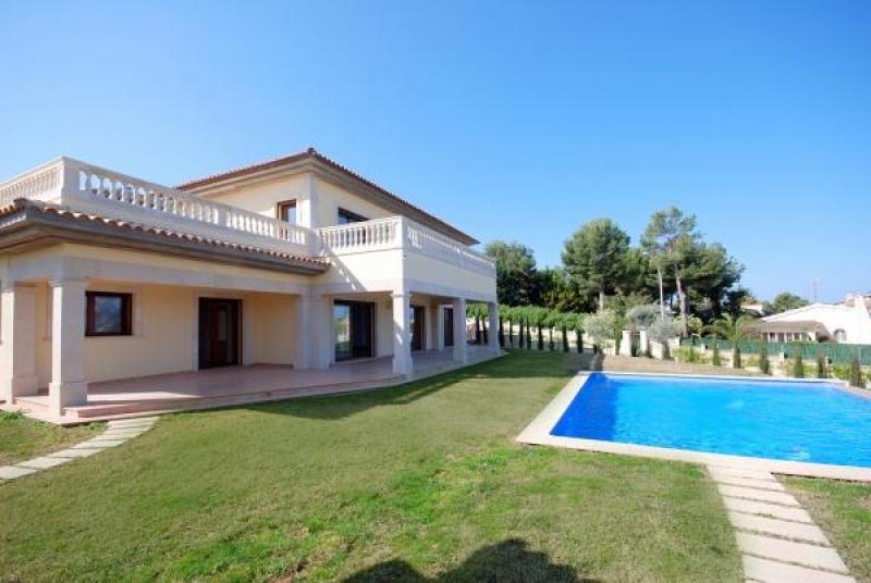 4 bedrooms Villa in Santa Ponsa, Spain No. 14216