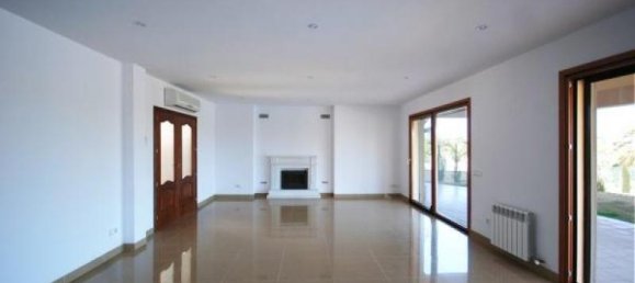 4 bedrooms Villa in Santa Ponsa, Spain No. 14216 2