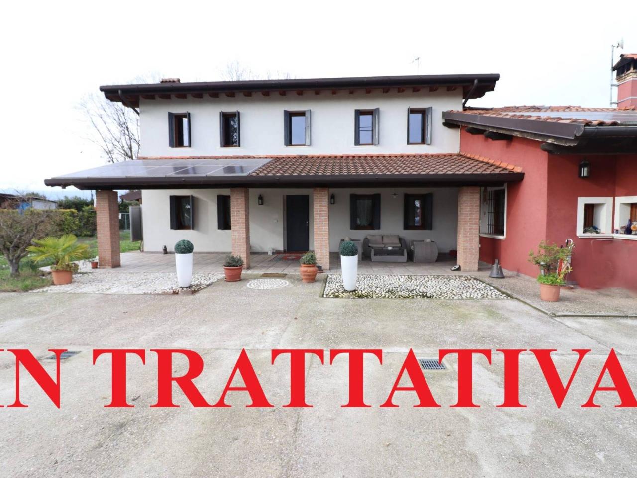 Villa de 6 habitaciónes en Pordenone, Italy No. 148401