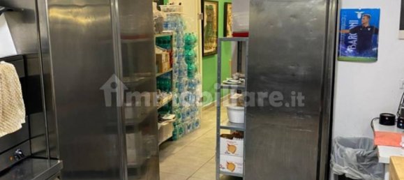 Коммерческая недвижимость с 1 комнатой в Рим, Италия № 211371 8