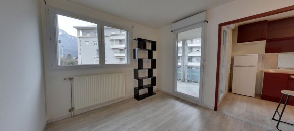 1 bedroom Apartment in Echirolles, France No. 203823 9