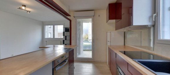 1 bedroom Apartment in Echirolles, France No. 203823 4