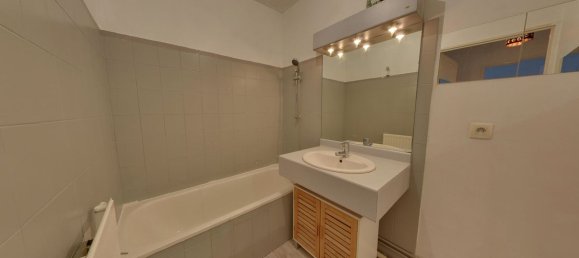 1 bedroom Apartment in Echirolles, France No. 203823 7