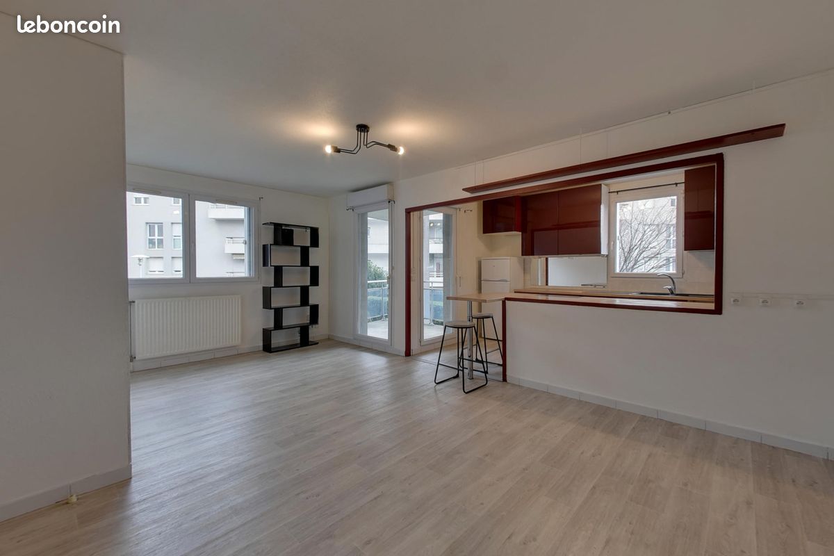 1 bedroom Apartment in Echirolles, France No. 203823