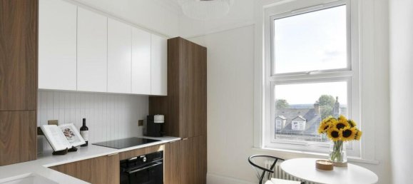 2 bedrooms Apartment in London, United Kingdom No. 3565 2