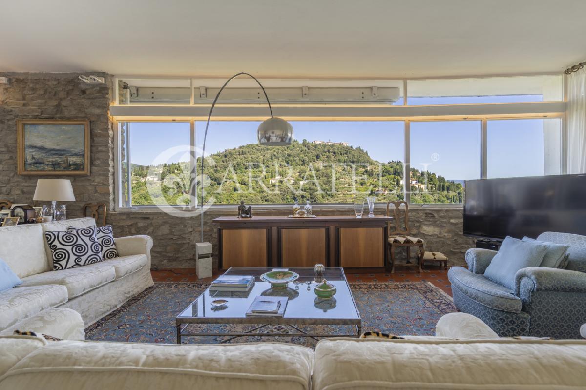 4 bedrooms Apartment in Florence, Italy No. 304064