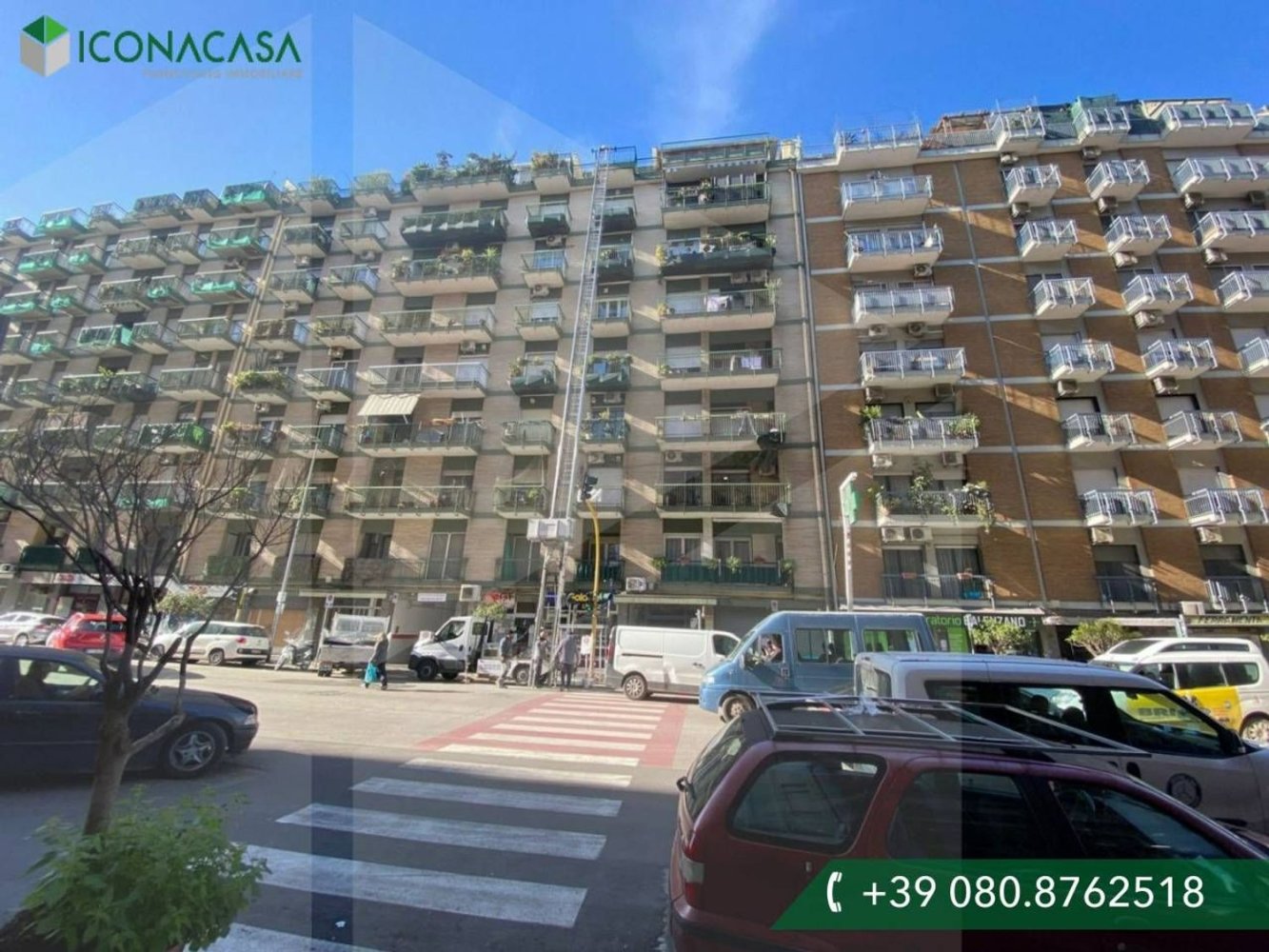 3غرفة شقة في Bari, Italy رقم 21776