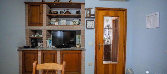 Дом с 4 комнатами в Остеллато, Италия № 35133 10