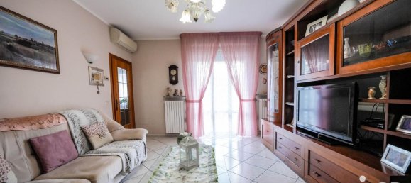 Дом с 4 комнатами в Остеллато, Италия № 35133 4