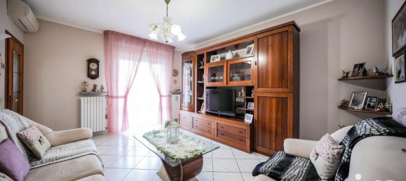 Дом с 4 комнатами в Остеллато, Италия № 35133 3