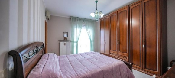 Дом с 4 комнатами в Остеллато, Италия № 35133 18