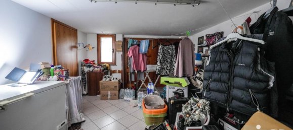 Дом с 4 комнатами в Остеллато, Италия № 35133 24