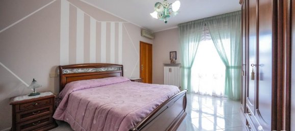 Дом с 4 комнатами в Остеллато, Италия № 35133 17