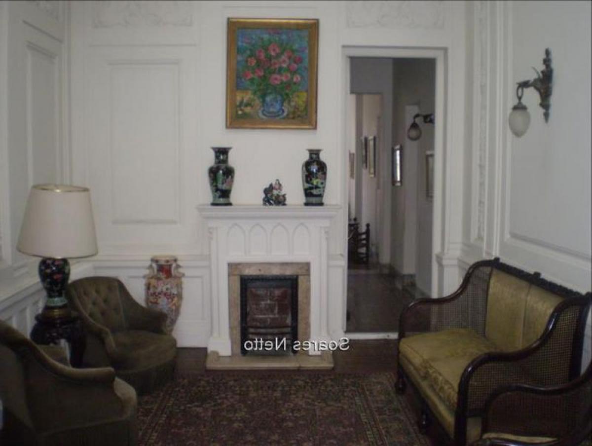 5 bedrooms House in Montevideo, Uruguay No. 10691