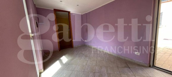 Entrepôt à Gaeta, Italy 29m² No. 328321 4