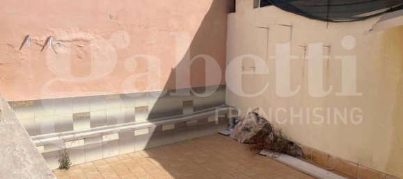 Entrepôt à Gaeta, Italy 29m² No. 328321 9